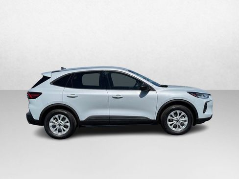 Used 2025 Ford Escape Active AWD/4WD image 2