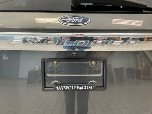 Used 2020 Ford Explorer XLT w/ Equipment Group 202A image 23