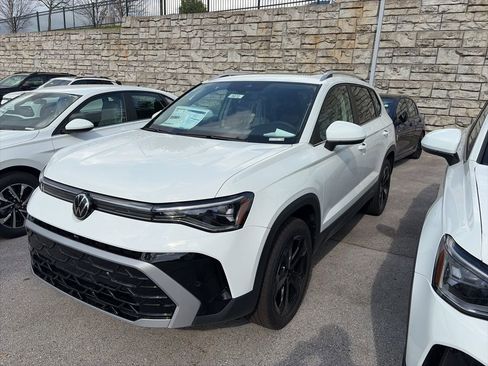 New 2026 Volkswagen Taos SEL AWD/4WD image 3