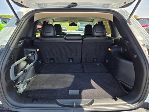 Used 2017 Jeep Cherokee Limited AWD/4WD image 29