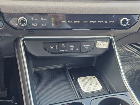 New 2026 Kia Carnival EX image 16