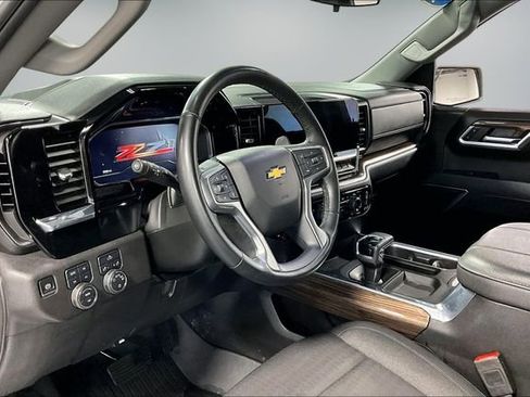 Used 2025 Chevrolet Silverado 1500 LT image 18