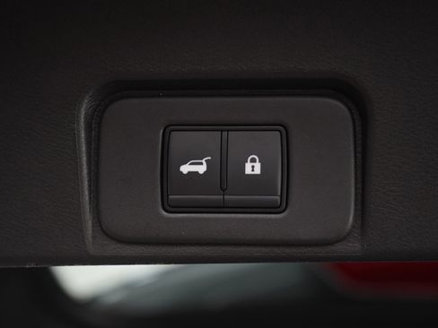 Used 2025 Nissan Rogue SV image 17