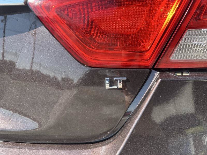 Used 2015 Chevrolet Impala LT FWD image 17