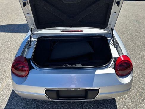 Used 2004 Ford Thunderbird RWD image 24