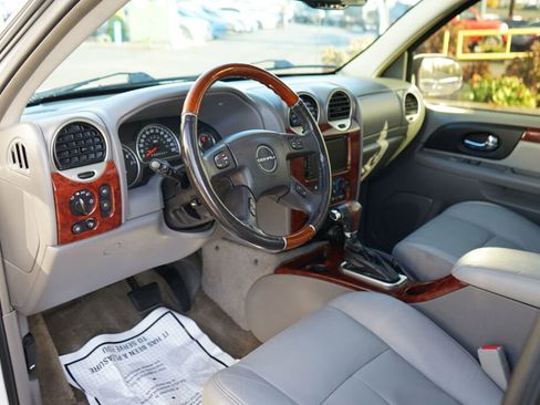 Used 2006 GMC Envoy Denali image 10