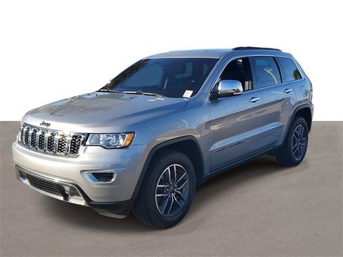 Used 2020 Jeep Grand Cherokee Limited w/ Luxury Group II image 2