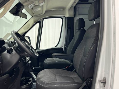 Used 2023 RAM ProMaster 2500 FWD image 12