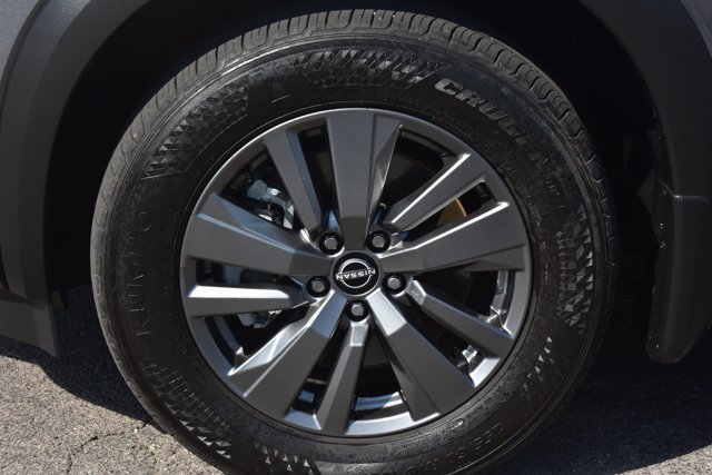 Used 2025 Nissan Pathfinder SV w/ SV Premium Package AWD/4WD image 10