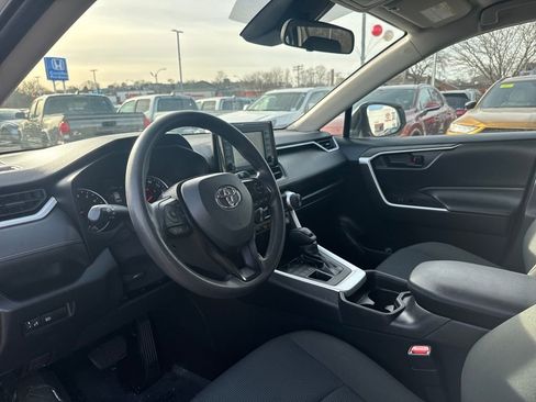 Used 2021 Toyota RAV4 LE image 14