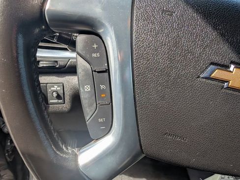 Used 2017 Chevrolet Traverse LT w/ Style and Technology Package AWD/4WD image 18