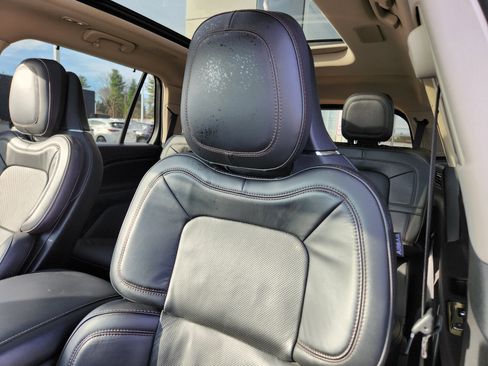 Used 2024 Lincoln Aviator Reserve w/ Equipment Group 201A image 11