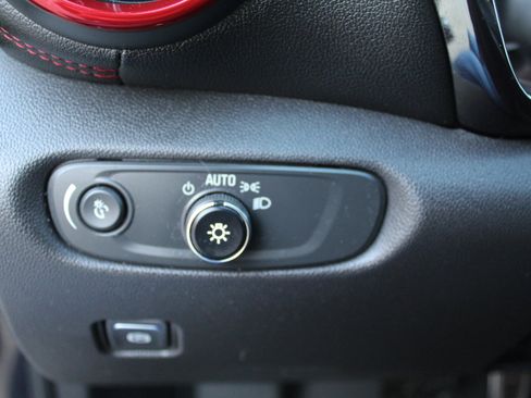 Used 2020 Chevrolet Blazer RS image 38