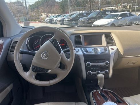 Used 2010 Nissan Murano LE w/ Navigation Pkg image 8