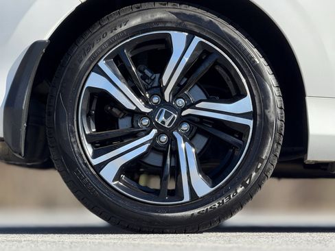 Used 2017 Honda Civic Touring image 19