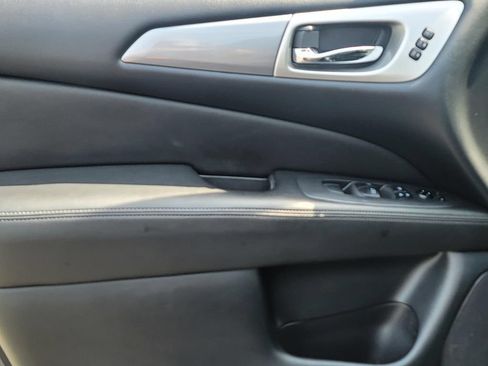 Used 2020 Nissan Pathfinder SL w/ Cargo Package AWD/4WD image 11