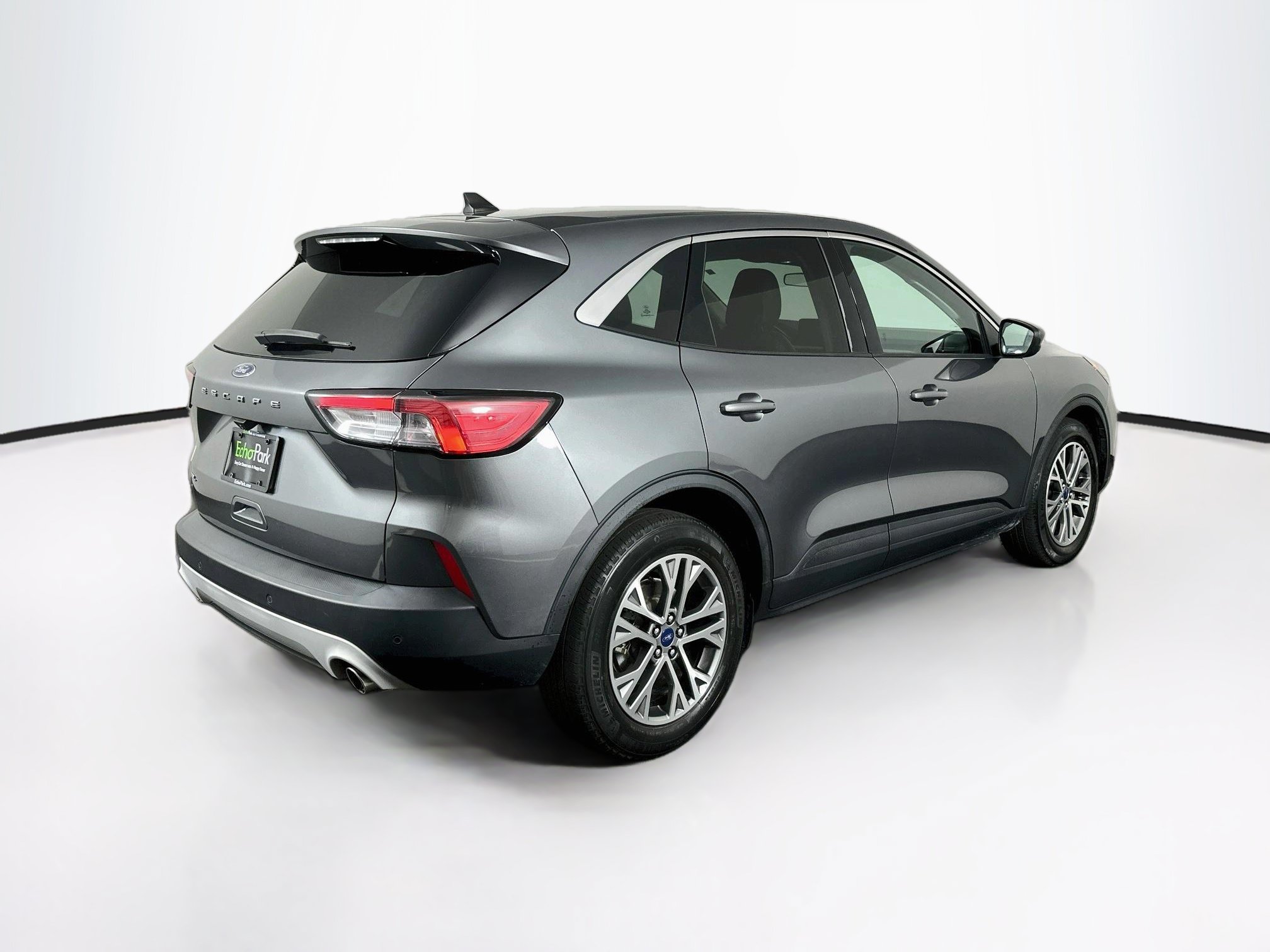 Used 2022 Ford Escape SEL w/ Technology Package FWD image 9