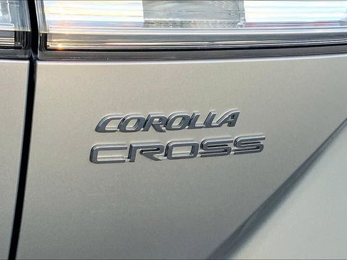 Used 2022 Toyota Corolla Cross LE image 29