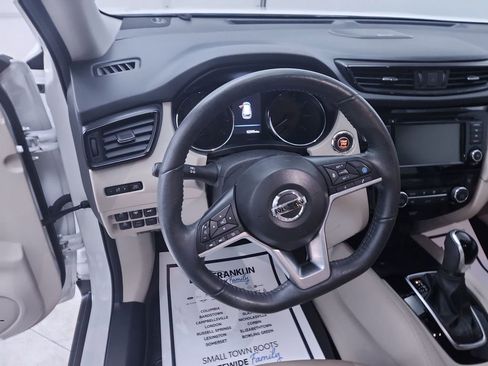 Used 2020 Nissan Rogue SL w/ Premium Package image 14