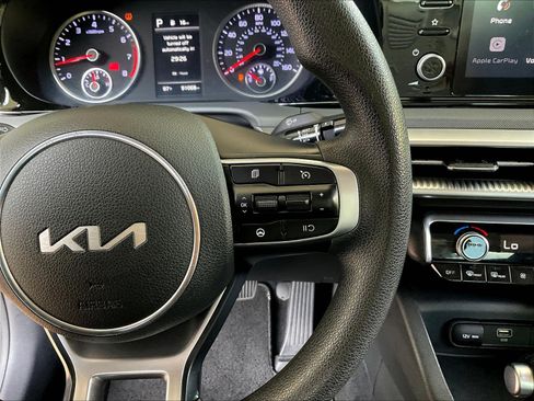 Used 2022 Kia K5 LXS FWD image 12
