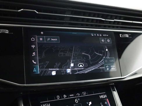Used 2022 Audi Q7 Premium w/ Convenience Package image 31