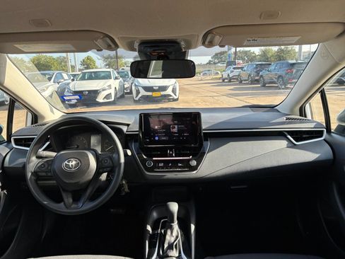 Used 2025 Toyota Corolla LE FWD image 26