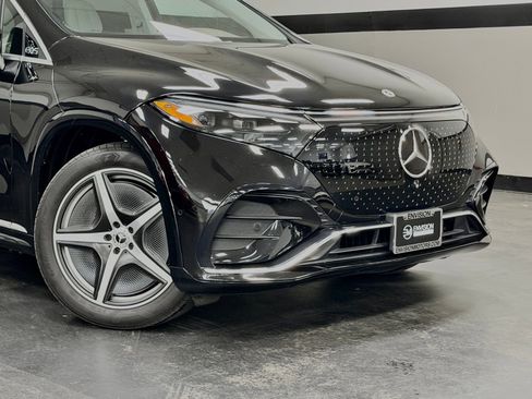 Used 2023 Mercedes-Benz EQS 580 4MATIC SUV image 3