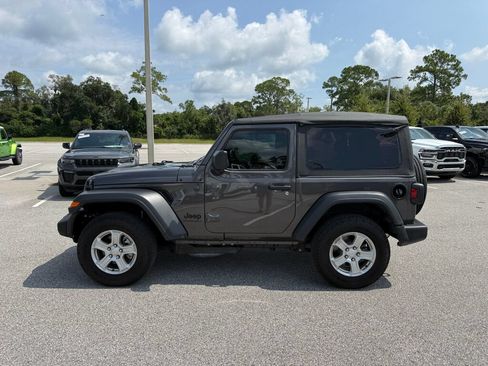 Used 2026 Jeep Wrangler Sport AWD/4WD image 6