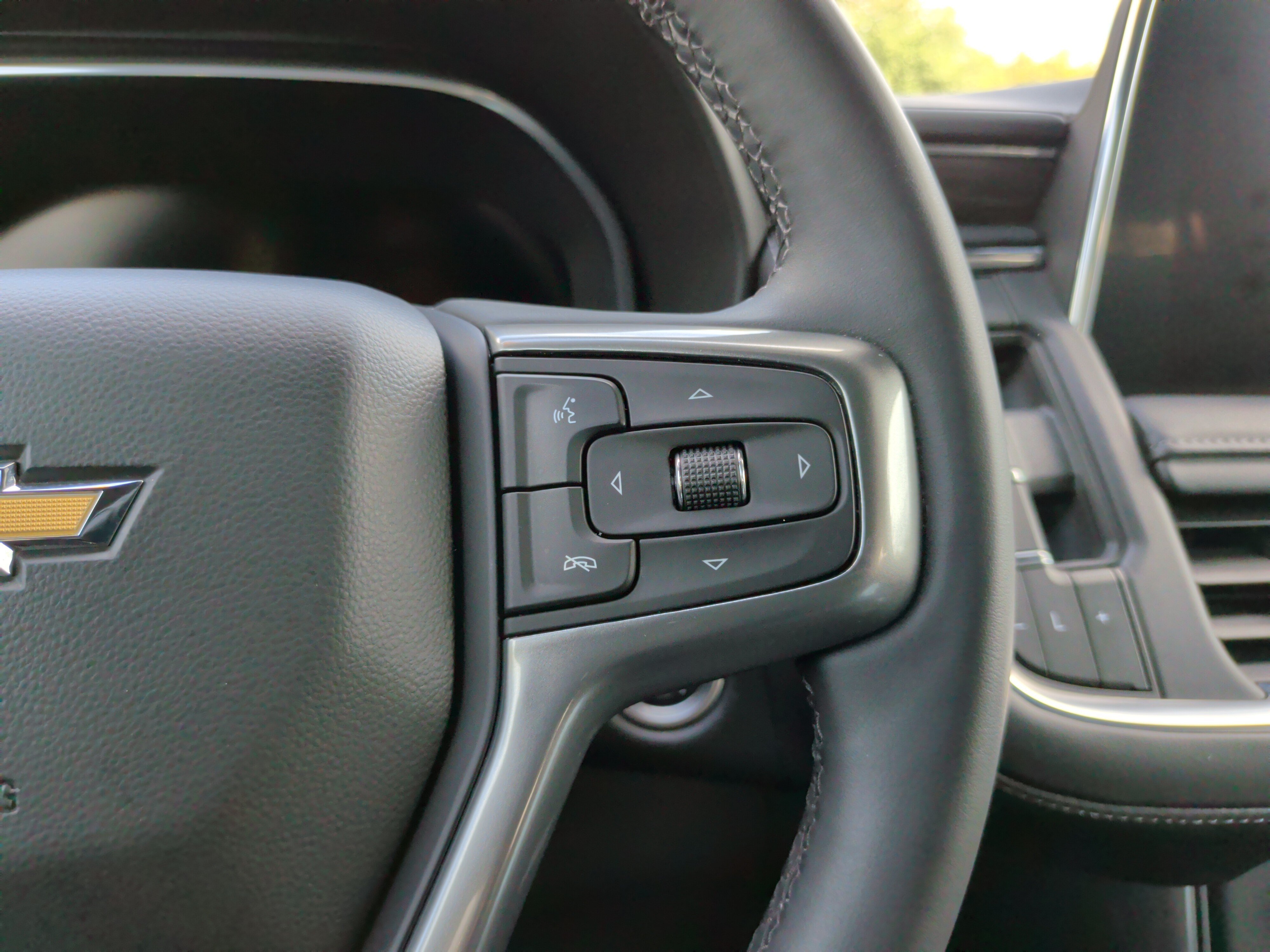 Used 2023 Chevrolet Tahoe LT w/ Luxury Package AWD/4WD image 23