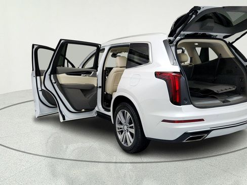 Used 2024 Cadillac XT6 Premium Luxury w/ Technology Package AWD/4WD image 11