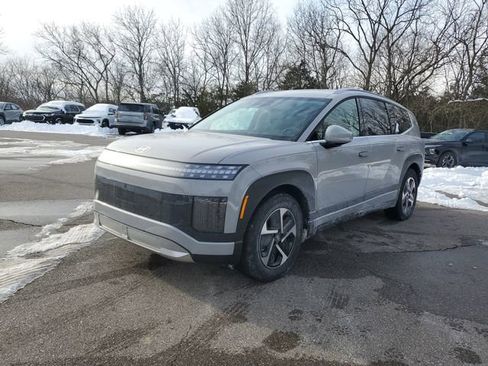 New 2026 Hyundai Ioniq 9 SE AWD/4WD image 2
