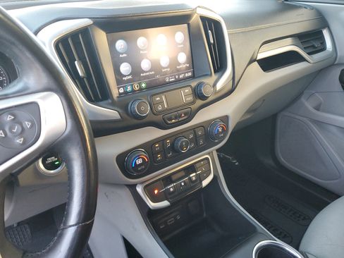 Used 2022 GMC Terrain SLT image 28
