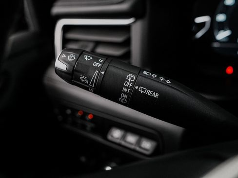 Used 2023 GMC Yukon XL Denali image 23