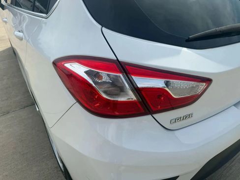 Used 2017 Chevrolet Cruze LT w/ RS Package image 10