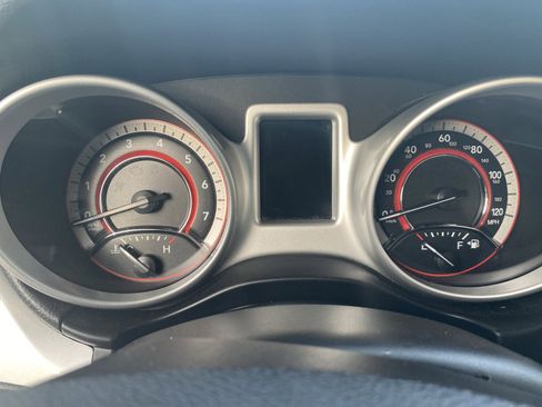 Used 2020 Dodge Journey SE w/ SE Popular Equipment Group image 25