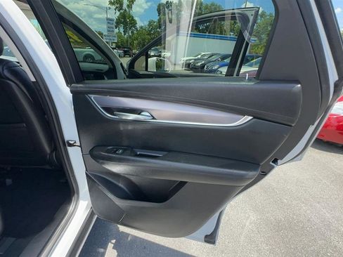 Used 2017 Cadillac XT5 Luxury FWD image 24