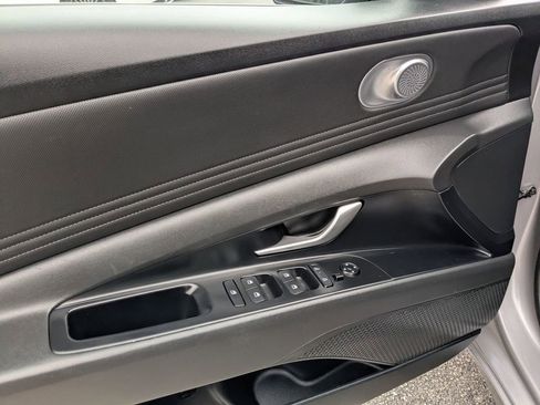 Used 2025 Hyundai Elantra SEL FWD image 14