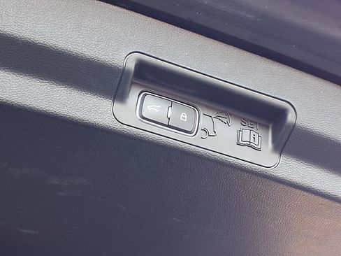 Used 2023 Ford Explorer XLT w/ Equipment Group 202A image 21