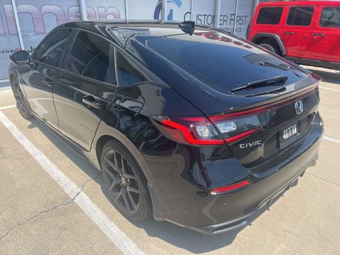 Used 2025 Honda Civic Sport image 7