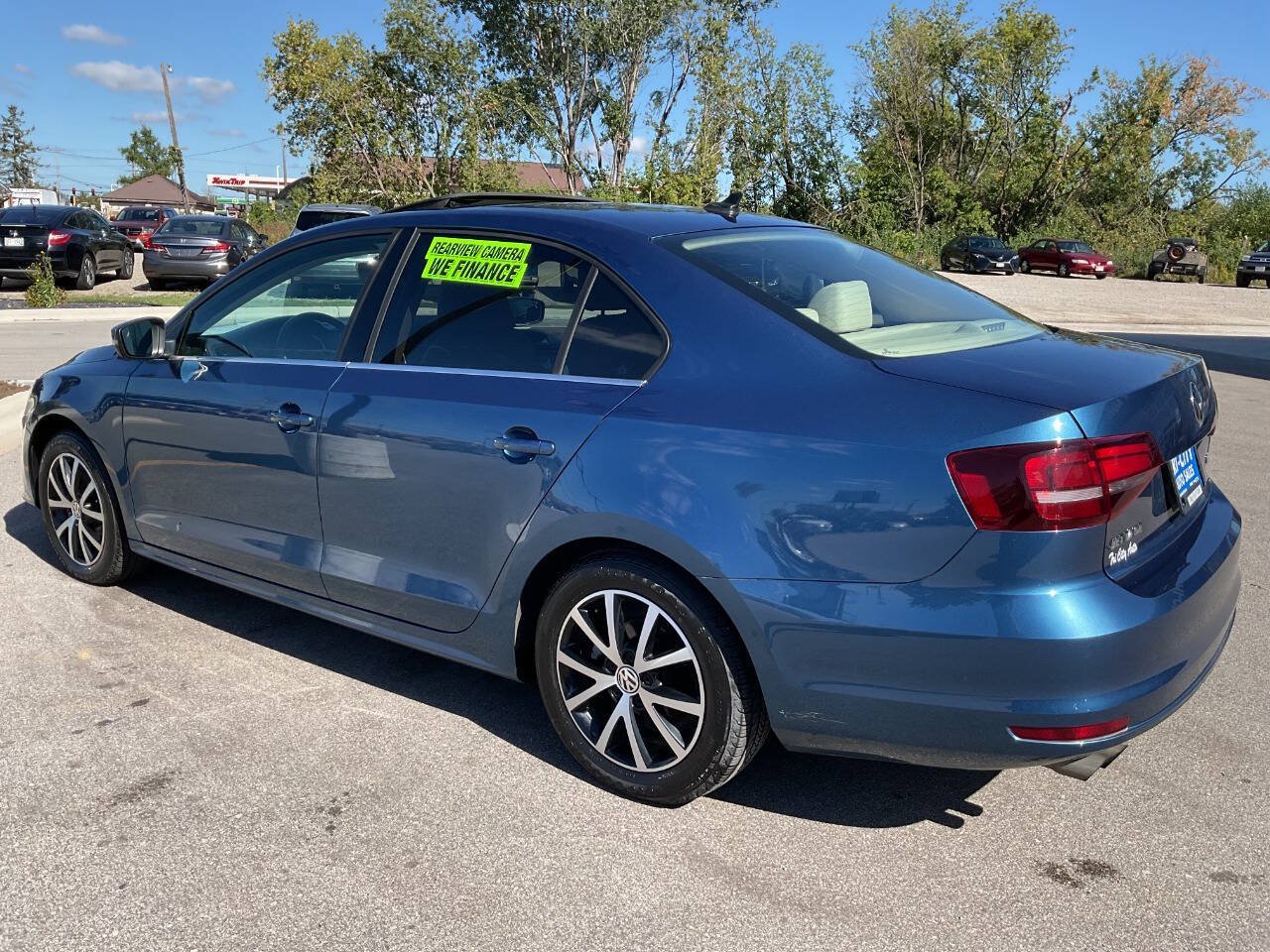 Used 2017 Volkswagen Jetta SE FWD image 4