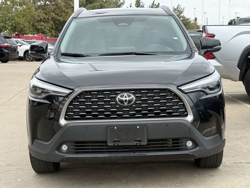 Used 2025 Toyota Corolla Cross XLE FWD image 8