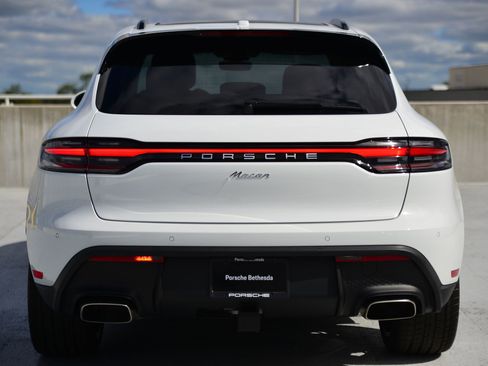 Used 2026 Porsche Macan image 10