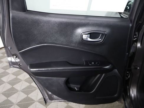 Used 2020 Jeep Compass Latitude AWD/4WD image 17