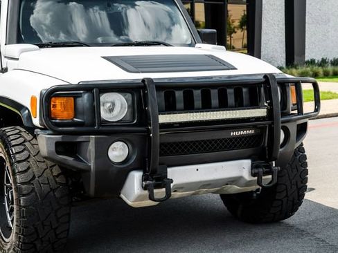 Used 2009 HUMMER H3 Alpha image 21