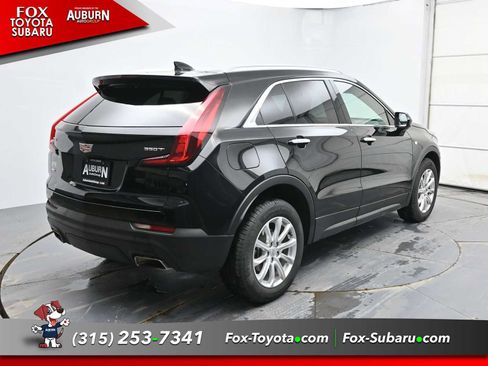 Used 2023 Cadillac XT4 Luxury w/ Cold Weather Package image 12