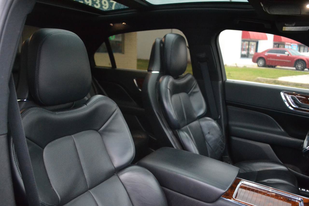 Used 2017 Lincoln Continental Reserve w/ Climate Package AWD/4WD image 28