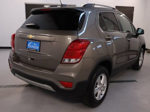 Used 2022 Chevrolet Trax LT w/ Driver Confidence Package AWD/4WD image 7