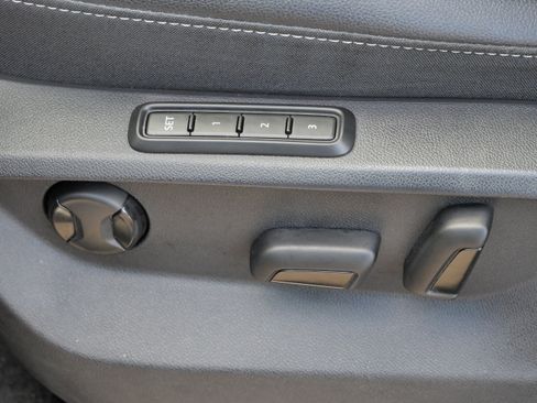 Certified 2023 Volkswagen Atlas SEL R-Line image 20