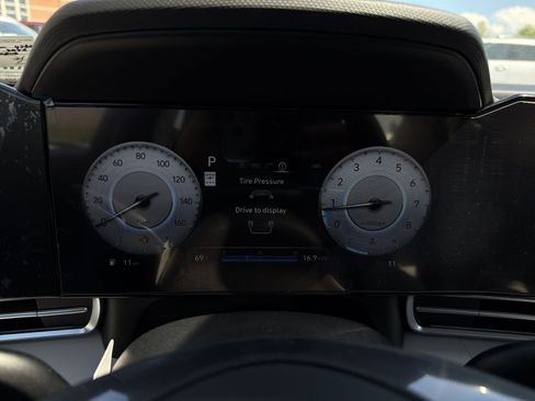 New 2026 Hyundai Elantra Limited FWD image 17