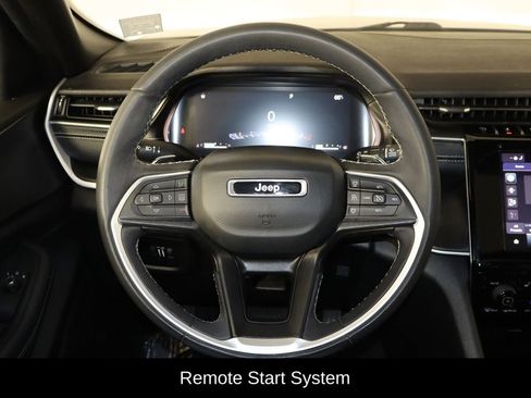 Used 2023 Jeep Grand Cherokee Altitude image 7